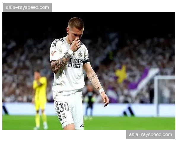 小蜜蜂换血！5770万欧卖维萨11场1球，3300万欧签伊尔戈28场17球